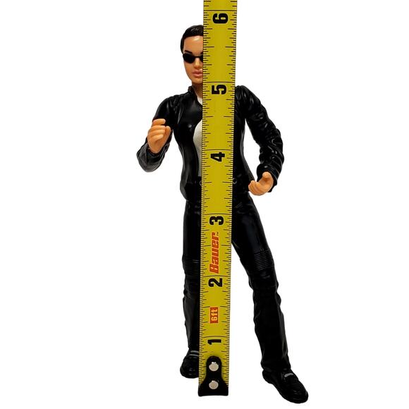 Laura Croft Tomb Raider 2001 Action Figure Y2K Paramount Pictures 6" Tall A1099 - Picture 4 of 6